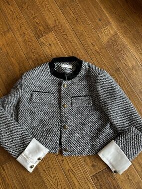 Commense Black & White Tweed Cropped Jacket with Contrast Cuffs med